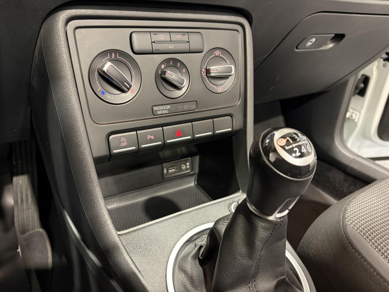 Photo 9 de l'offre de VOLKSWAGEN COCCINELLE CABRIOLET 1.2 TSI 105 BMT Vintage à 15490€ chez VL Auto