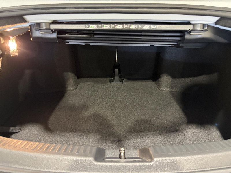 Photo 14 de l'offre de VOLKSWAGEN COCCINELLE CABRIOLET 1.2 TSI 105 BMT Vintage à 15490€ chez VL Auto