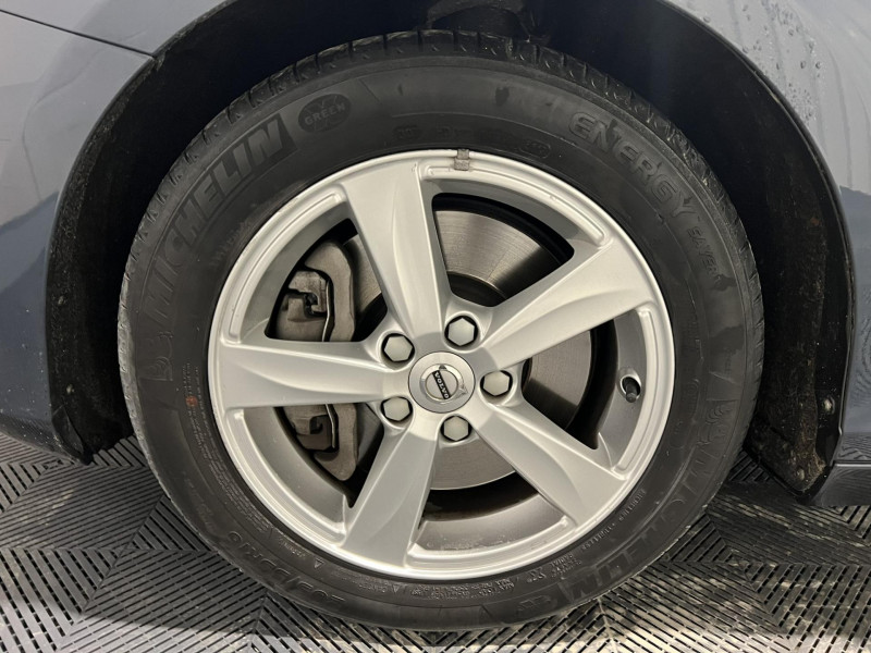 Photo 19 de l'offre de VOLVO V40  D2 120 Geartronic 6 Momentum à 15490€ chez VL Auto