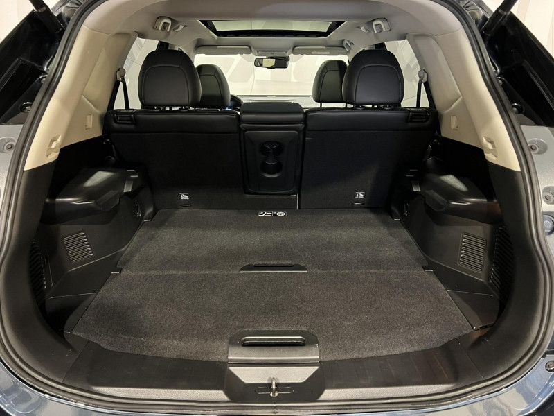 Photo 16 de l'offre de NISSAN X-TRAIL  2.0 dCi 177 5pl Xtronic Tekna à 17490€ chez VL Auto