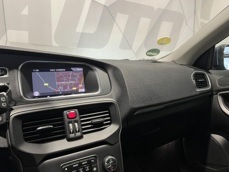 Photo 12 de l'offre de VOLVO V40  D2 120 Geartronic 6 Momentum à 15490€ chez VL Auto