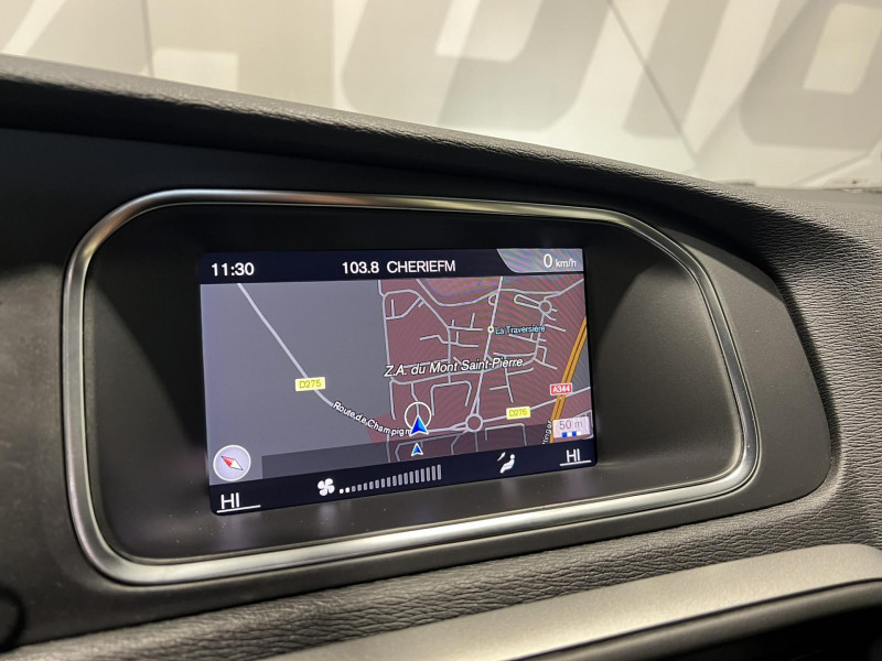 Photo 13 de l'offre de VOLVO V40  D2 120 Geartronic 6 Momentum à 15490€ chez VL Auto