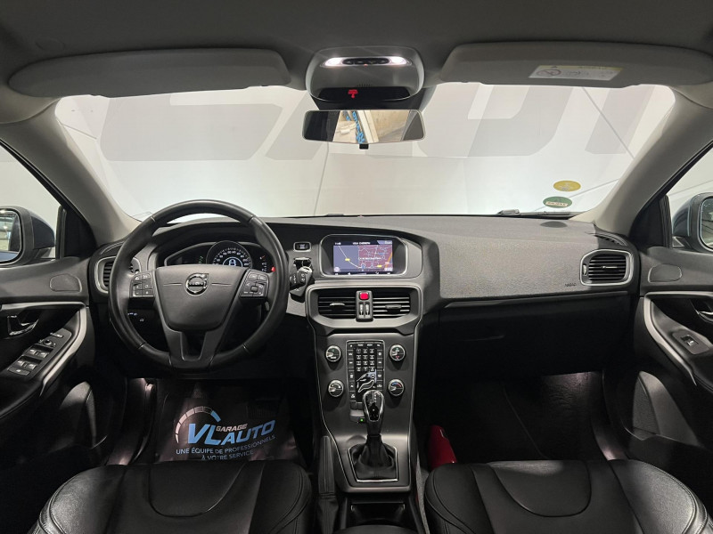 Photo 7 de l'offre de VOLVO V40  D2 120 Geartronic 6 Momentum à 15490€ chez VL Auto