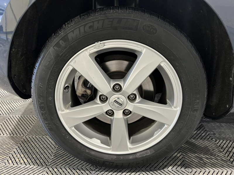 Photo 17 de l'offre de VOLVO V40  D2 120 Geartronic 6 Momentum à 15490€ chez VL Auto