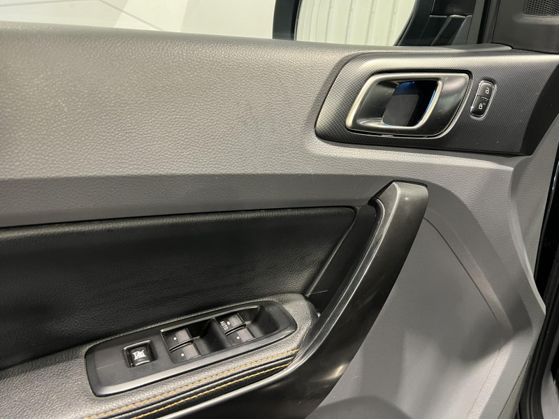 Photo 17 de l'offre de FORD RANGER DOUBLE CABINE 3.2 TDCi 200 4X4 BVA6 WILDTRAK à 28990€ chez VL Auto