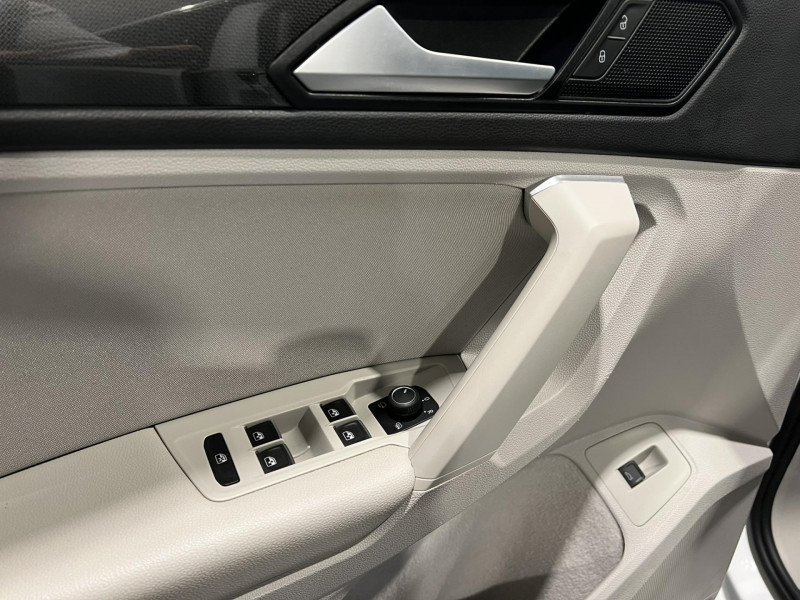 Photo 23 de l'offre de VOLKSWAGEN TIGUAN 2.0 TDI 150ch DSG7 Elegance à 23990€ chez VL Auto