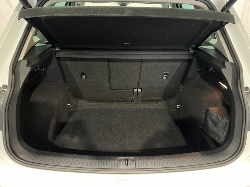 Photo 20 de l'offre de VOLKSWAGEN TIGUAN 2.0 TDI 150ch DSG7 Elegance à 23990€ chez VL Auto