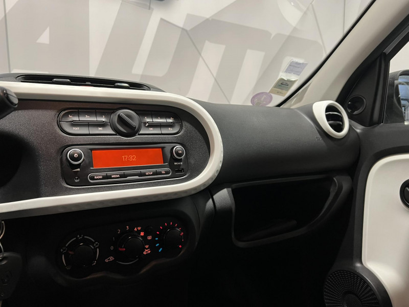 Photo 10 de l'offre de RENAULT TWINGO 1.0 SCe 70 eco2 Life à 5990€ chez VL Auto