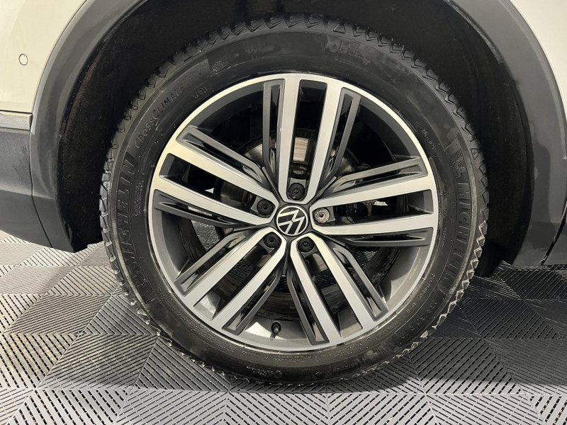 Photo 16 de l'offre de VOLKSWAGEN TIGUAN 2.0 TDI 150ch DSG7 Elegance à 23990€ chez VL Auto