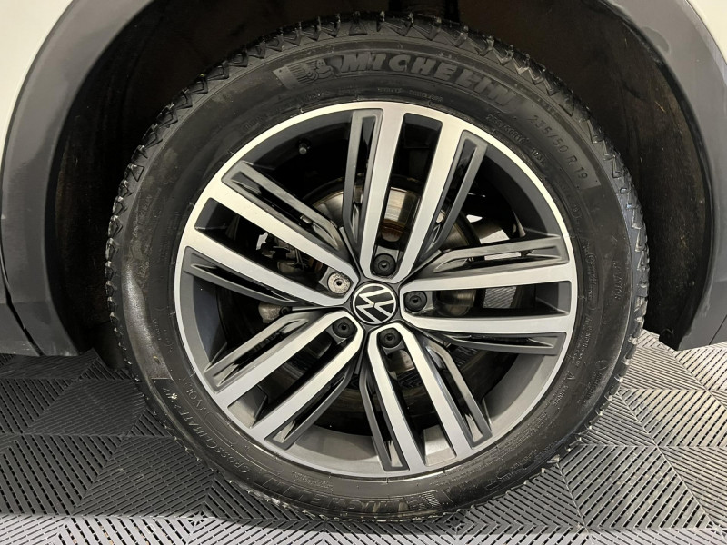Photo 19 de l'offre de VOLKSWAGEN TIGUAN 2.0 TDI 150ch DSG7 Elegance à 23990€ chez VL Auto