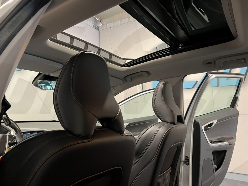 Photo 16 de l'offre de VOLVO XC60  D3 150 ch Ocean Race Edition Geartronic A à 20490€ chez VL Auto