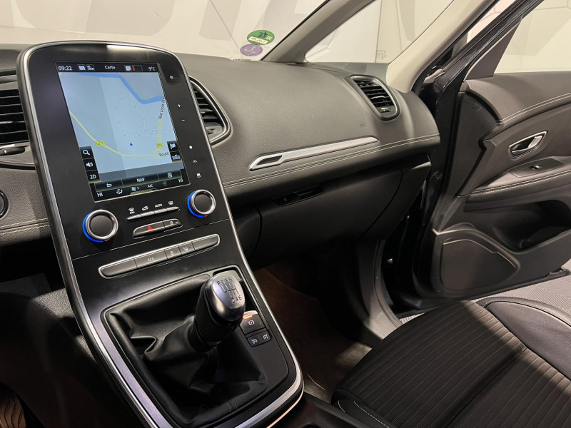 Photo 12 de l'offre de RENAULT GRAND SCENIC TCe 140 FAP Intens 7 Places à 14990€ chez VL Auto