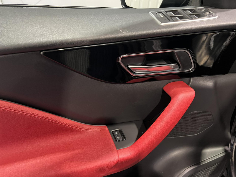 Photo 23 de l'offre de JAGUAR F-PACE 2.0 D - 240 ch AWD BVA8 R-Sport à 20990€ chez VL Auto