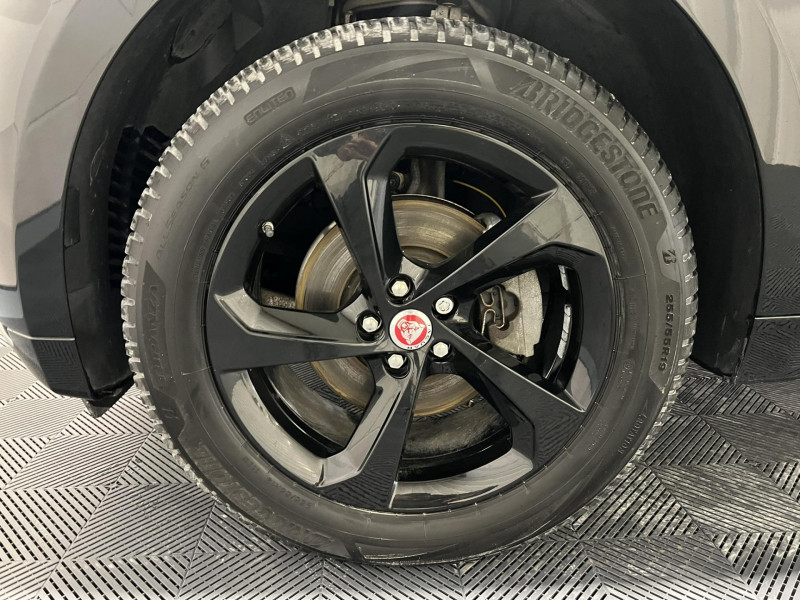 Photo 20 de l'offre de JAGUAR F-PACE 2.0 D - 240 ch AWD BVA8 R-Sport à 20990€ chez VL Auto