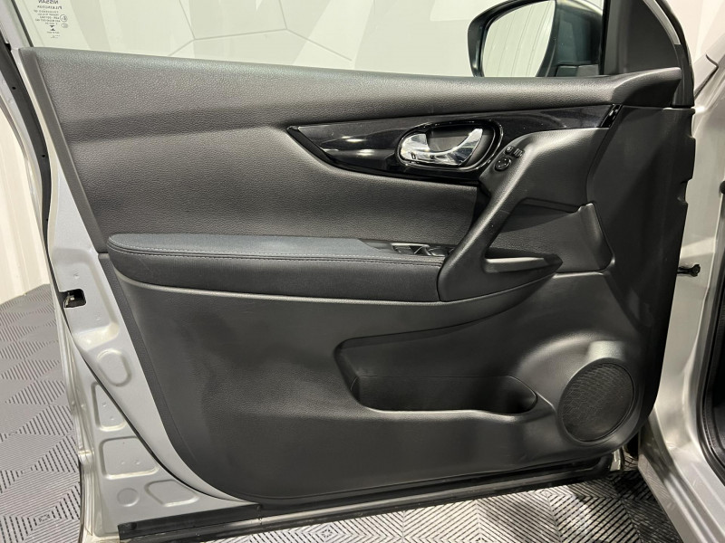 Photo 21 de l'offre de NISSAN QASHQAI 1.2 DIG-T 115 Stop/Start Connect Edition Xtronic A à 12490€ chez VL Auto