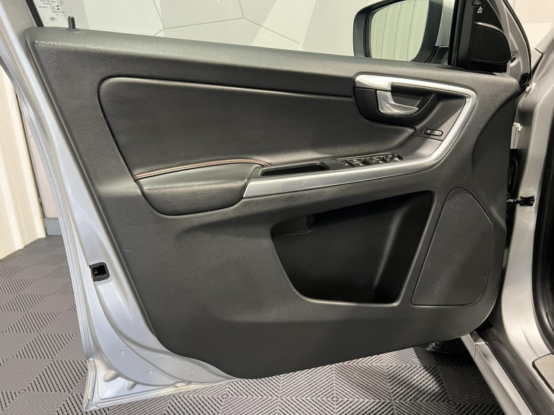 Photo 20 de l'offre de VOLVO XC60  D3 150 ch Ocean Race Edition Geartronic A à 20490€ chez VL Auto