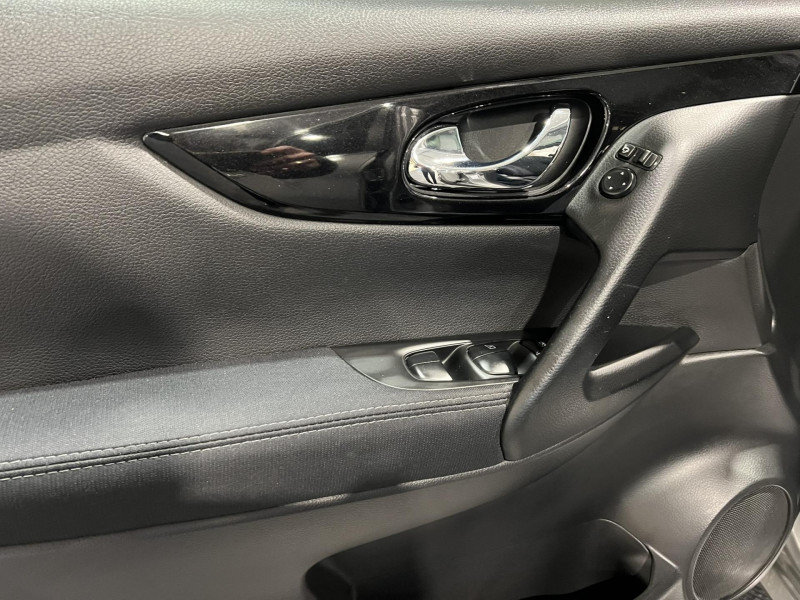 Photo 22 de l'offre de NISSAN QASHQAI 1.2 DIG-T 115 Stop/Start Connect Edition Xtronic A à 12490€ chez VL Auto