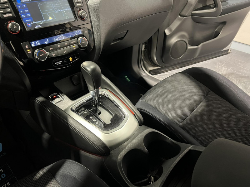 Photo 14 de l'offre de NISSAN QASHQAI 1.2 DIG-T 115 Stop/Start Connect Edition Xtronic A à 12490€ chez VL Auto