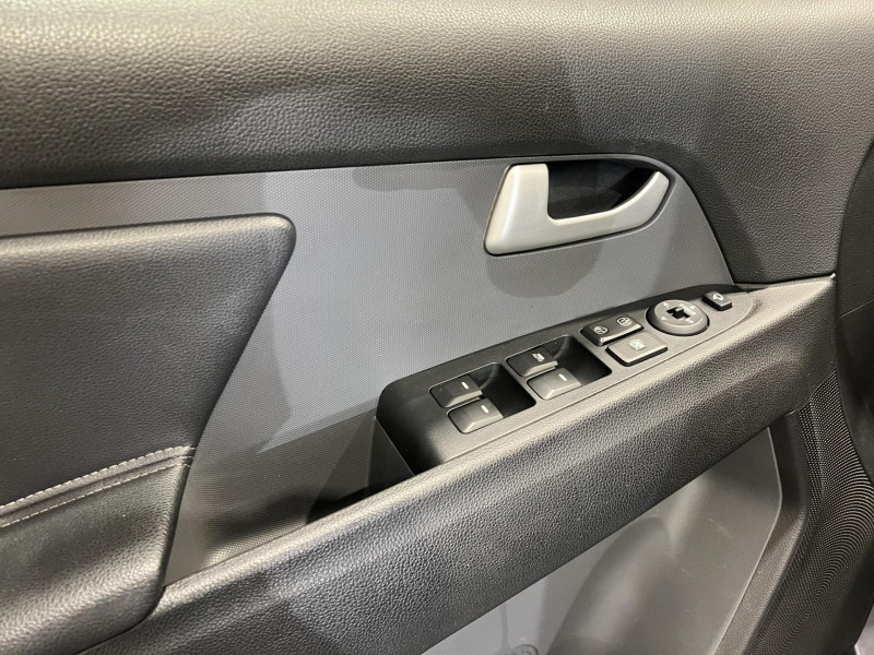 Photo 22 de l'offre de KIA SPORTAGE 1.7 CRDi 115 ISG 4x2 Active à 8990€ chez VL Auto