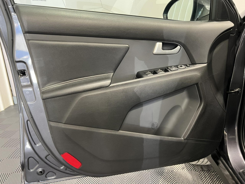 Photo 21 de l'offre de KIA SPORTAGE 1.7 CRDi 115 ISG 4x2 Active à 8990€ chez VL Auto