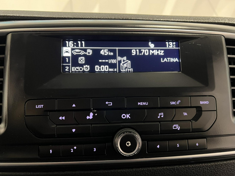 Photo 13 de l'offre de TOYOTA PROACE Long 115 D-4D BVM6 Dynamic 9 Places à 15990€ chez VL Auto