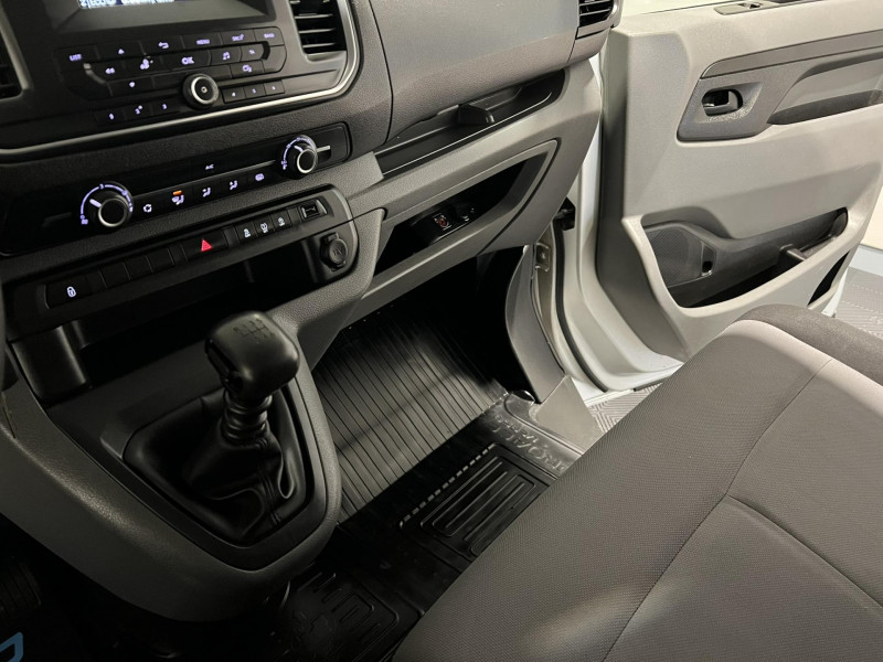 Photo 14 de l'offre de TOYOTA PROACE Long 115 D-4D BVM6 Dynamic 9 Places à 15990€ chez VL Auto