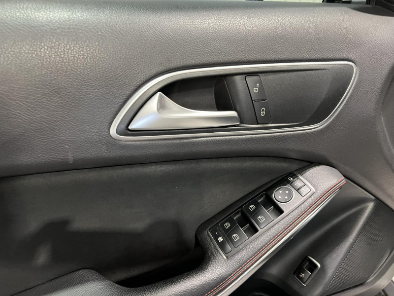 Photo 23 de l'offre de MERCEDES-BENZ GLA 220 CDI 4-Matic Fascination 7-G DCT A à 18990€ chez VL Auto