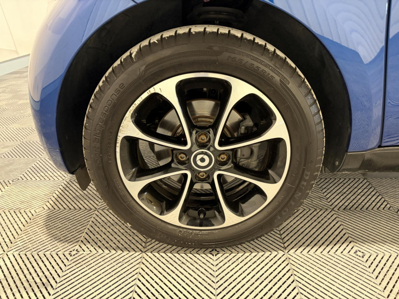 Photo 16 de l'offre de SMART FORTWO CABRIO 1.0 71 ch S&S BA6 Passion à 13990€ chez VL Auto