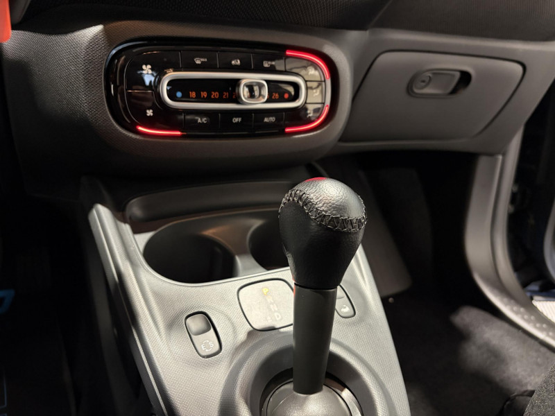 Photo 8 de l'offre de SMART FORTWO CABRIO 1.0 71 ch S&S BA6 Passion à 13990€ chez VL Auto