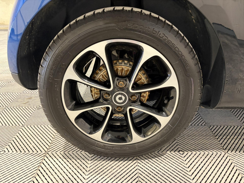 Photo 14 de l'offre de SMART FORTWO CABRIO 1.0 71 ch S&S BA6 Passion à 13990€ chez VL Auto