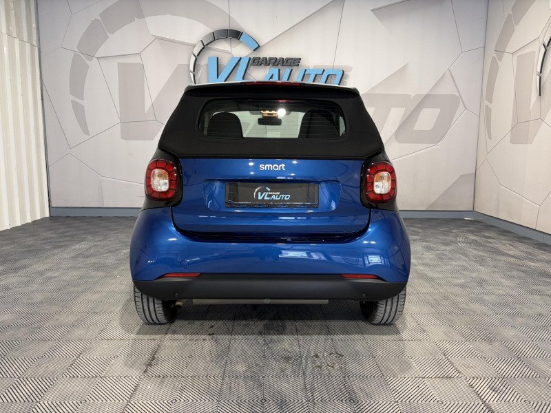 Photo 4 de l'offre de SMART FORTWO CABRIO 1.0 71 ch S&S BA6 Passion à 13990€ chez VL Auto