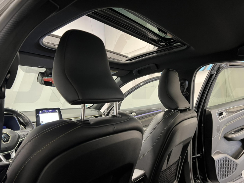Photo 16 de l'offre de RENAULT ARKANA E-Tech hybride 145 - 22 Engineered à 20490€ chez VL Auto