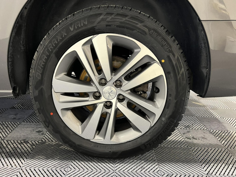 Photo 19 de l'offre de PEUGEOT TRAVELLER Long BlueHDi 180ch S&S EAT8 Allure à 28490€ chez VL Auto