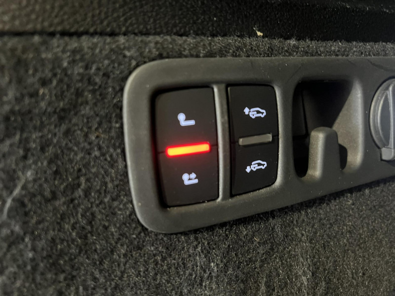 Photo 24 de l'offre de AUDI Q7  60 TFSI e 456 Tiptronic 8 Quattro Competition à 43990€ chez VL Auto