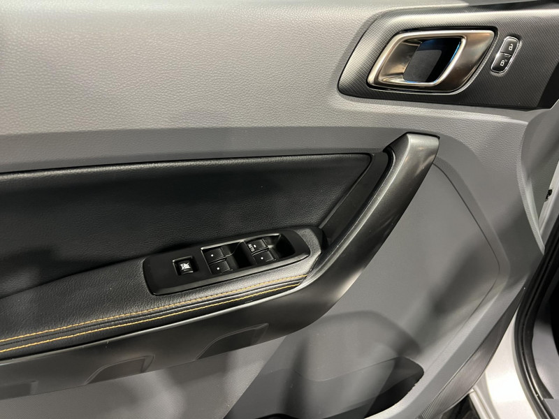 Photo 22 de l'offre de FORD RANGER 3.2 TDCi 200 4X4 BVA6 WILDTRAK à 28990€ chez VL Auto