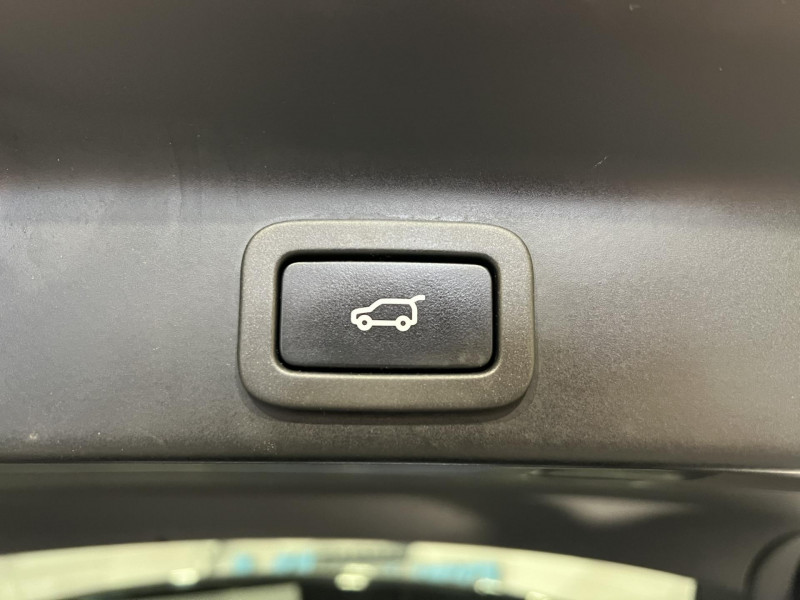 Photo 21 de l'offre de JAGUAR F-PACE  2.0 D - 180 ch AWD BVA8 Prestige à 18990€ chez VL Auto