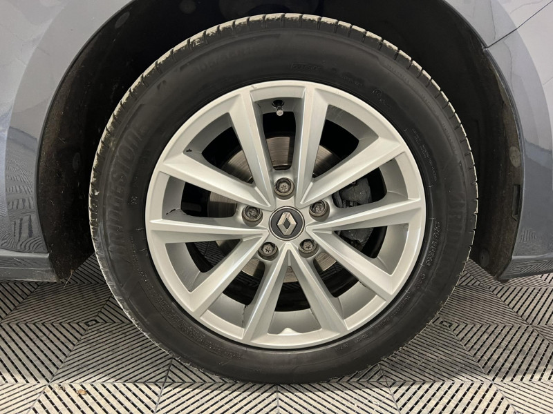 Photo 16 de l'offre de RENAULT MEGANE TCe 100 Energy Zen à 12990€ chez VL Auto