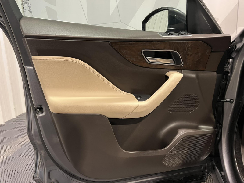 Photo 23 de l'offre de JAGUAR F-PACE  2.0 D - 180 ch AWD BVA8 Prestige à 18990€ chez VL Auto