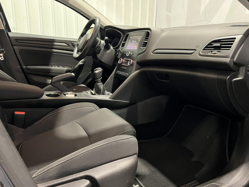 Photo 8 de l'offre de RENAULT MEGANE TCe 100 Energy Zen à 12990€ chez VL Auto