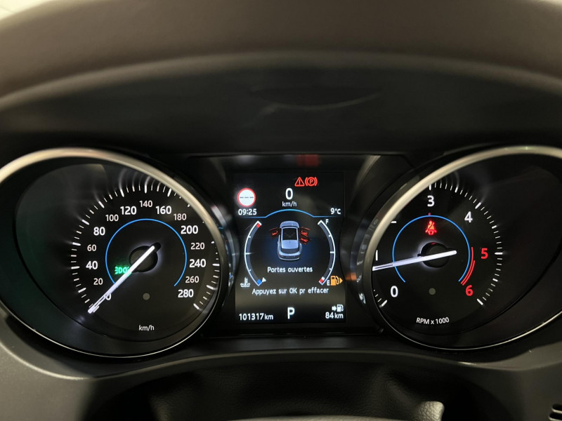 Photo 11 de l'offre de JAGUAR F-PACE  2.0 D - 180 ch AWD BVA8 Prestige à 18990€ chez VL Auto