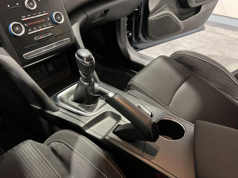 Photo 14 de l'offre de RENAULT MEGANE TCe 100 Energy Zen à 12990€ chez VL Auto