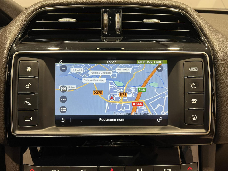 Photo 25 de l'offre de JAGUAR F-PACE  2.0 D - 180 ch AWD BVA8 Prestige à 18990€ chez VL Auto