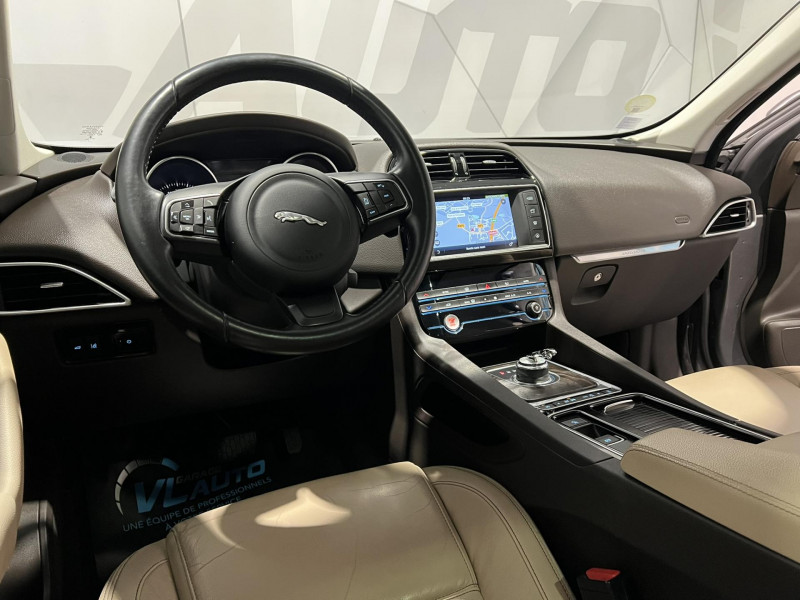 Photo 14 de l'offre de JAGUAR F-PACE  2.0 D - 180 ch AWD BVA8 Prestige à 18990€ chez VL Auto
