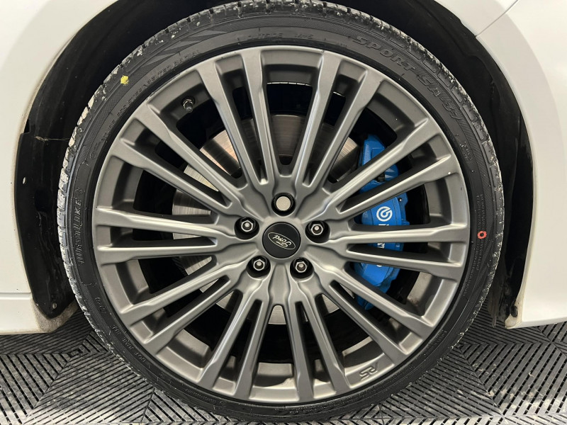 Photo 16 de l'offre de FORD FOCUS 2.3 EcoBoost 350 S&S RS à 26490€ chez VL Auto