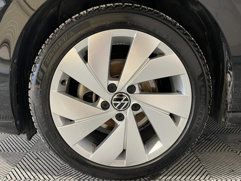 Photo 18 de l'offre de VOLKSWAGEN GOLF 2.0 TDI SCR 116 BVM6 STYLE à 23490€ chez VL Auto