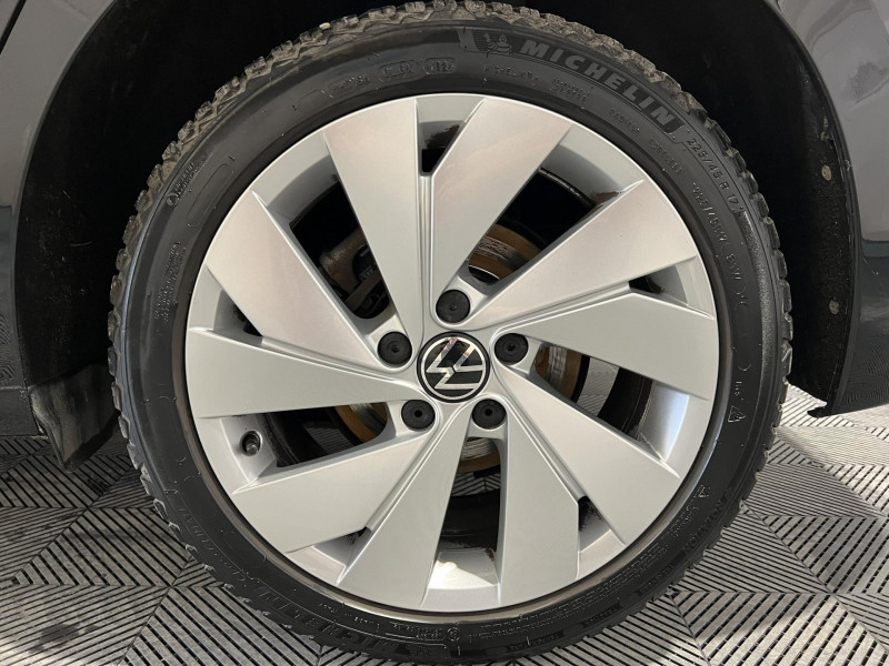 Photo 17 de l'offre de VOLKSWAGEN GOLF 2.0 TDI SCR 116 BVM6 STYLE à 23490€ chez VL Auto