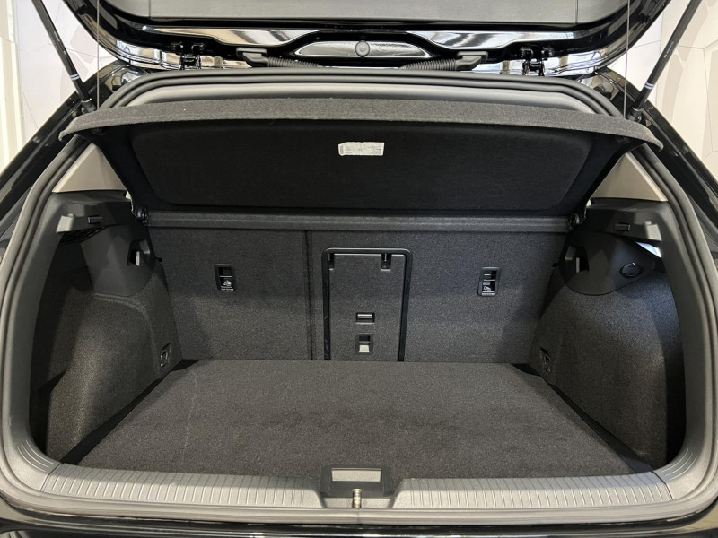 Photo 10 de l'offre de VOLKSWAGEN GOLF 2.0 TDI SCR 116 BVM6 STYLE à 23490€ chez VL Auto