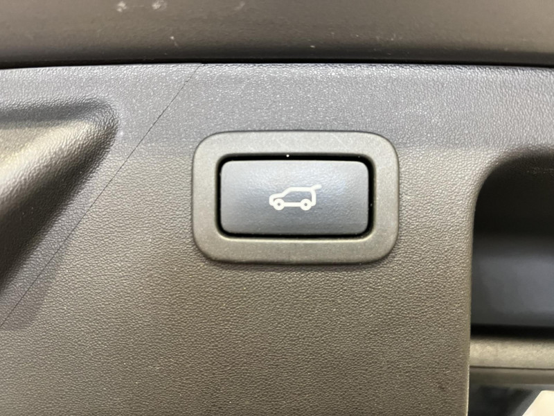 Photo 22 de l'offre de LAND-ROVER DISCOVERY SPORT  2.0 D180 - BVA  SE à 17990€ chez VL Auto