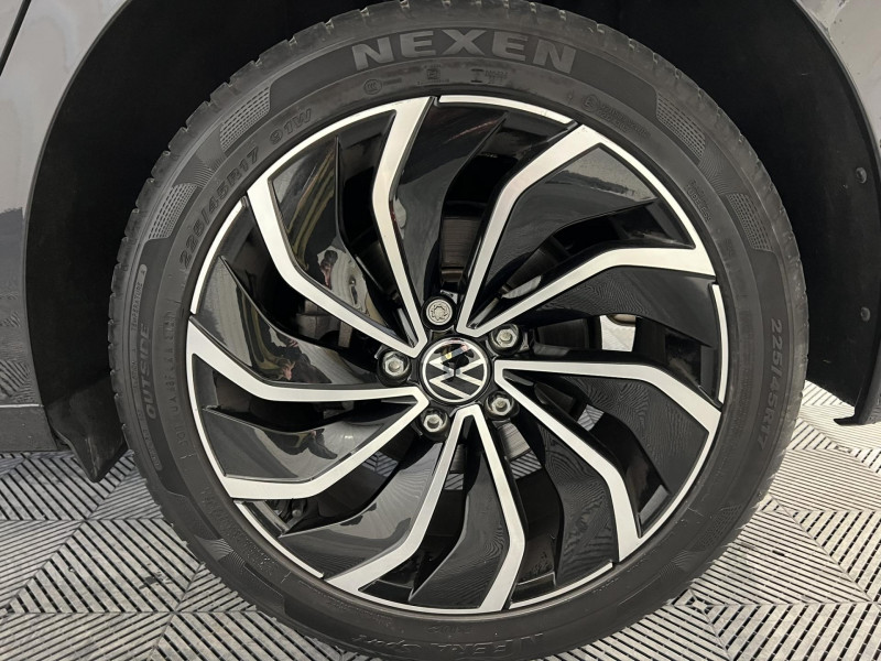 Photo 17 de l'offre de VOLKSWAGEN GOLF 2.0 TDI SCR 150 DSG7 Style à 21990€ chez VL Auto