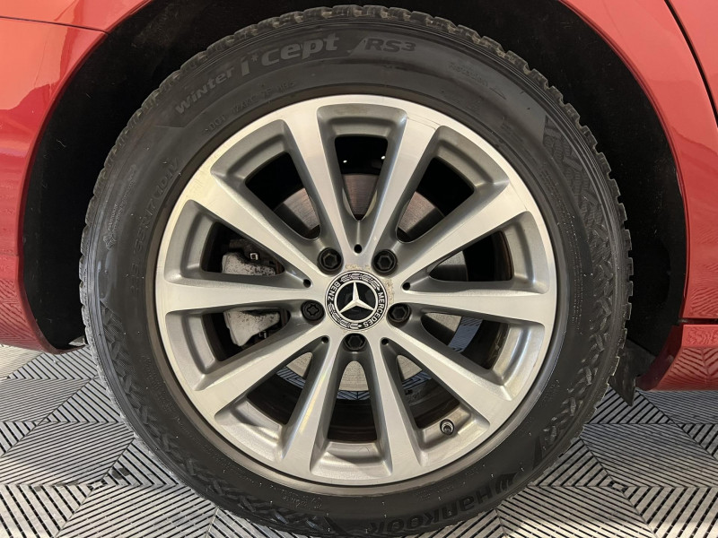 Photo 16 de l'offre de MERCEDES-BENZ CLASSE E BREAK 200 d 9G-Tronic Executive à 26990€ chez VL Auto